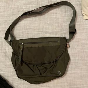 Lululemon Festival Bag- olive green